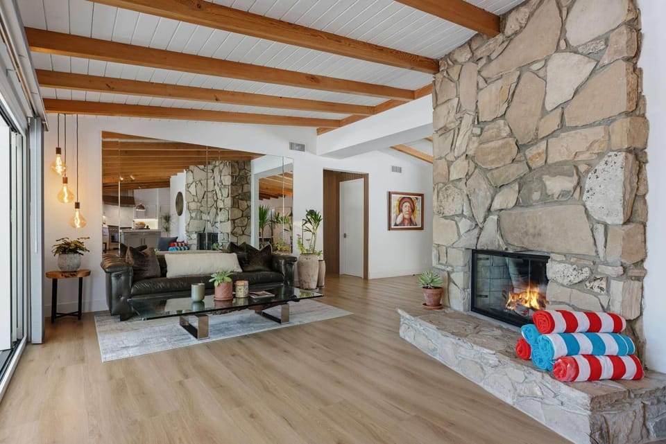 Reseda 3BR - Pool Hot Tub & Zen Garden - C&C House in Reseda
