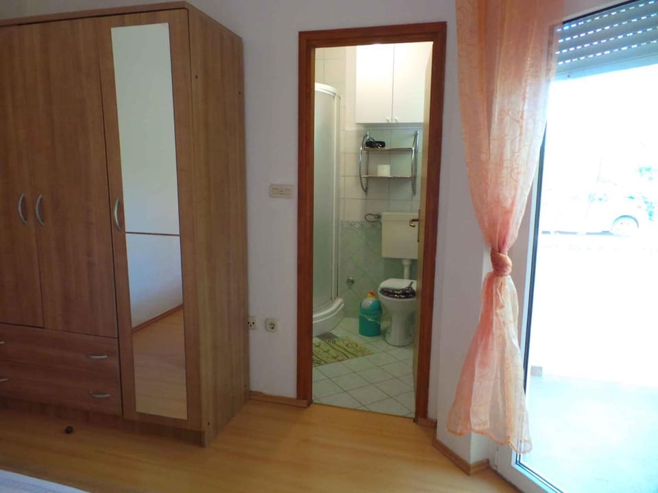 Shower, Bathroom, Bedroom