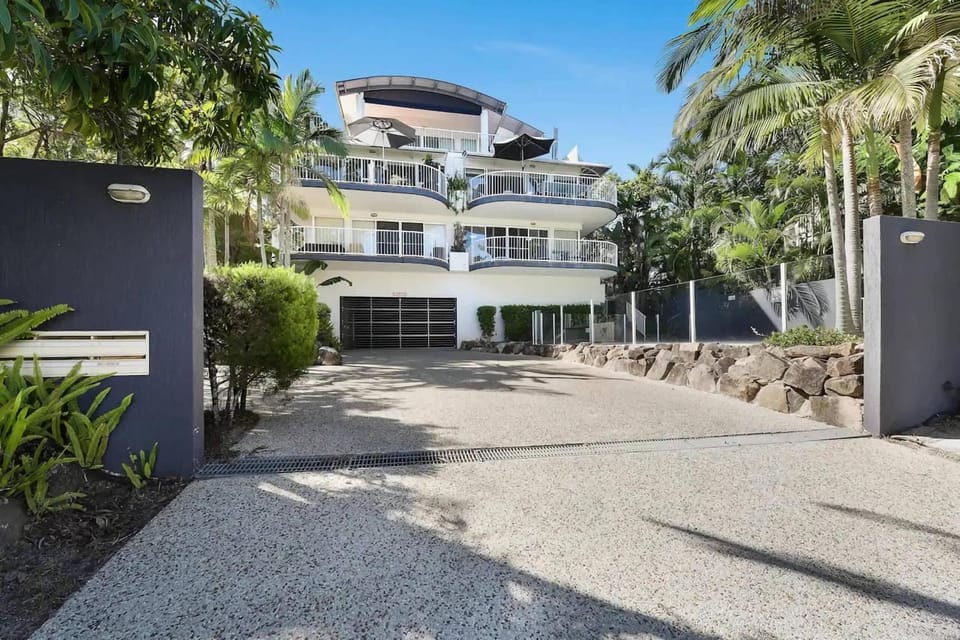 Noosa Hill Haven Apartment in Noosa Heads