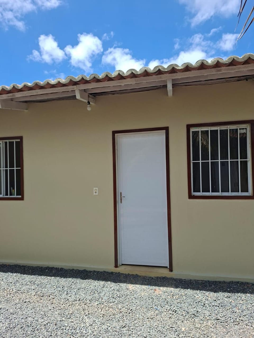 Kitchen or kitchenette, Dining area, stove
