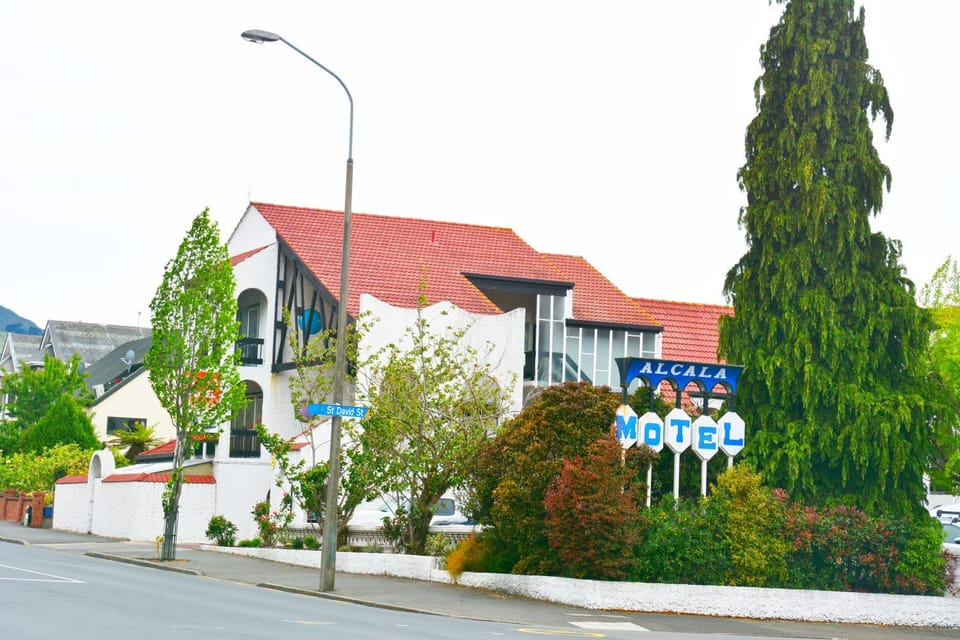 Property building, Garden view, Street view