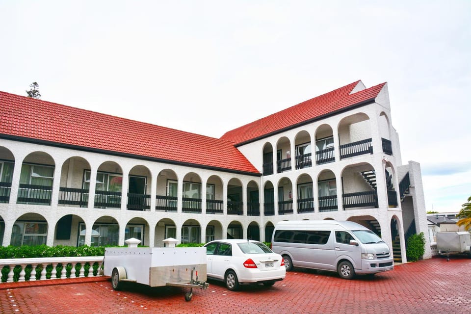 Property building, Day