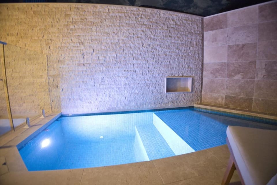Rooftop Movies, Pool, Sauna and the Beach Life! House in Palm Beach