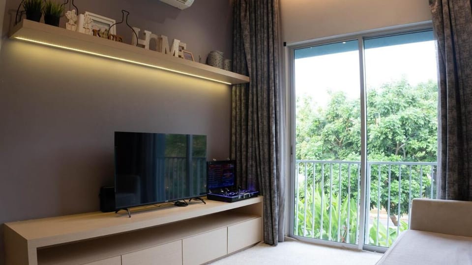 Communal lounge/ TV room, Evening entertainment
