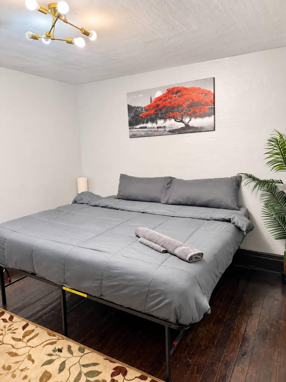 Niagara Falls Escape Cozy Stay Sleeps 8 House in Buffalo
