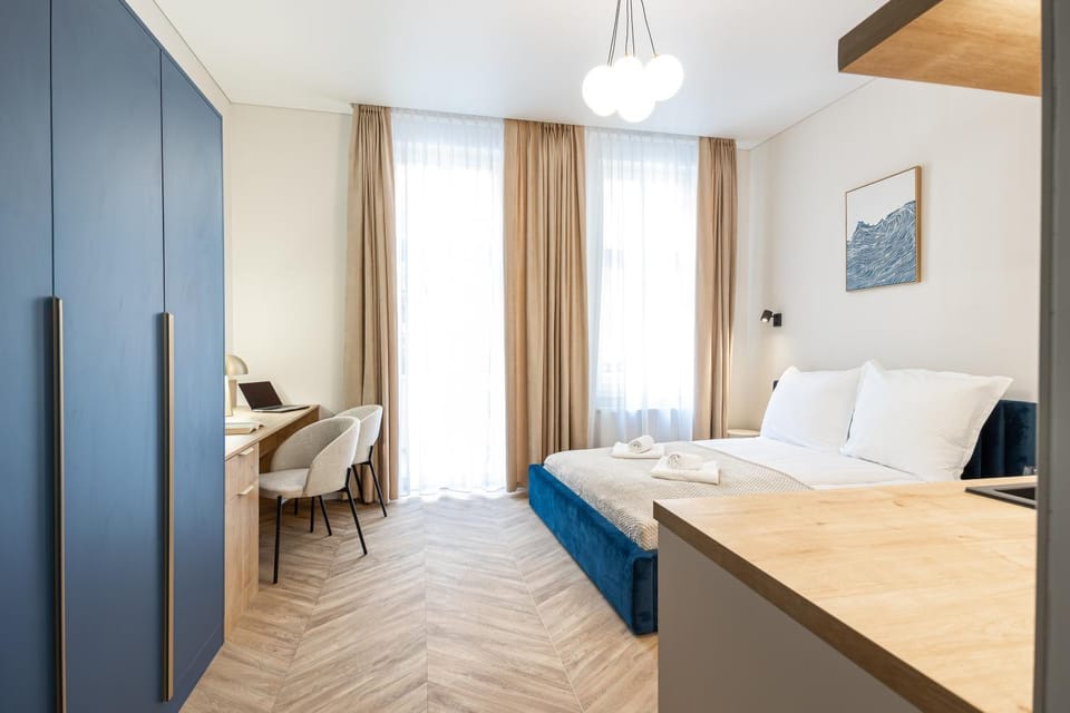 Bed, Photo of the whole room, Seating area, Bedroom, wardrobe