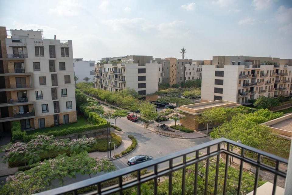 Brand New Luxury 3BR Eastown 5 min walk to AUC and EDNC Apartment in New Cairo City