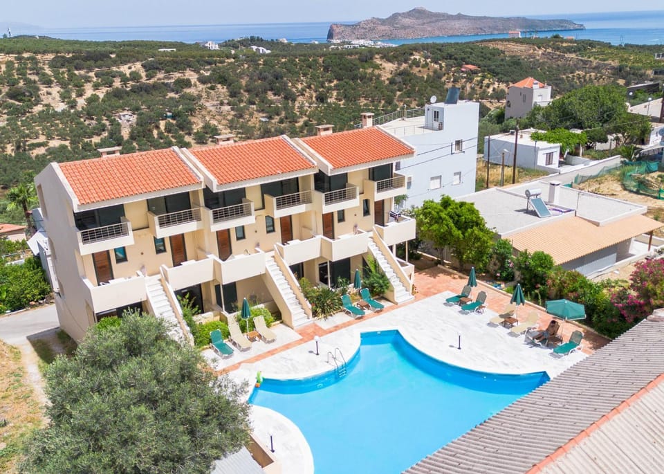 Property building, Nearby landmark, Day, Natural landscape, Bird's eye view, Beach, City view, Mountain view, Pool view, Sea view, Swimming pool, sunbed