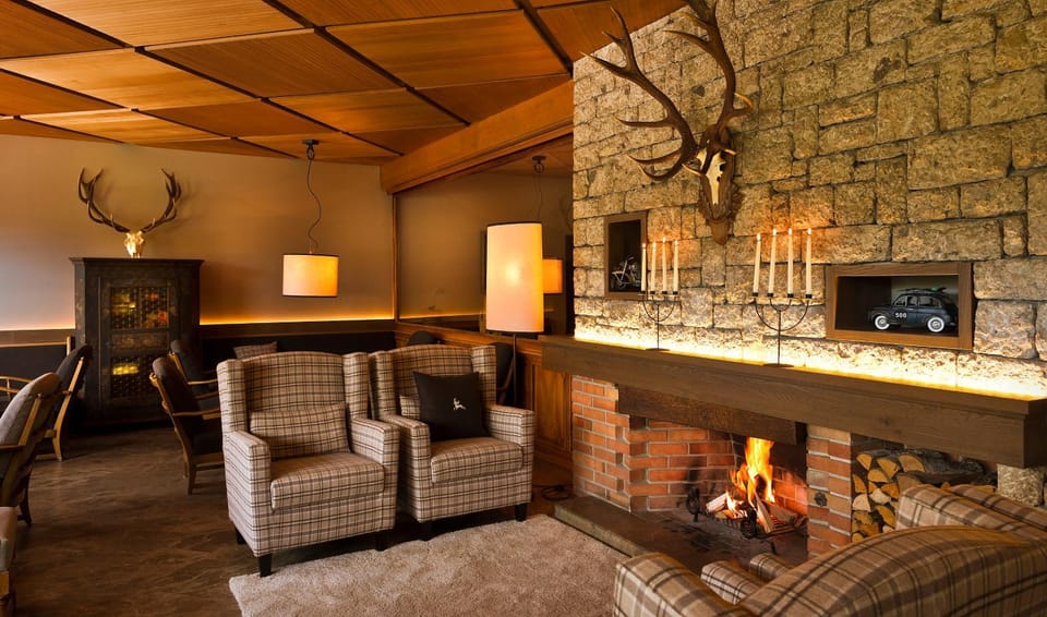 Lounge or bar, Seating area