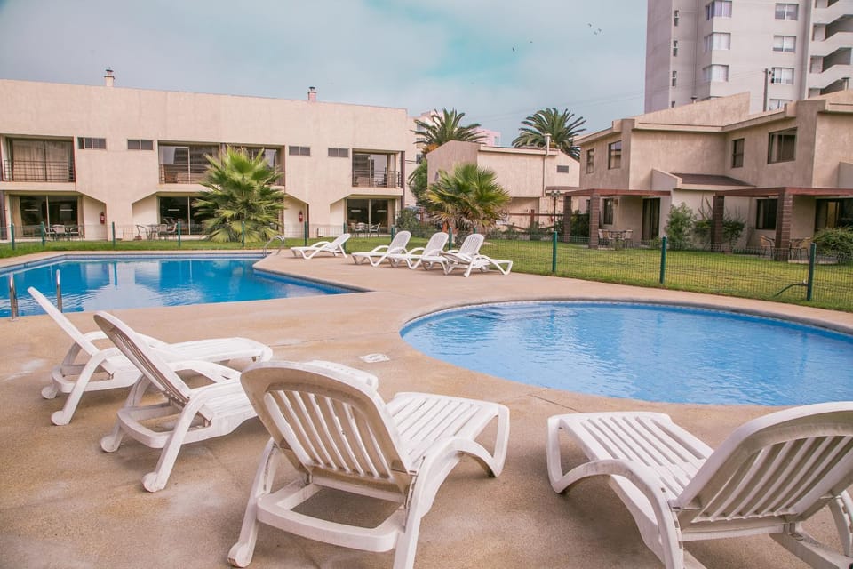 Patio, Swimming pool, Swimming pool