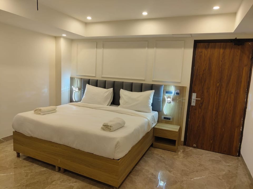 Hotel Aquila Grand Suites Delhi IGI Airport Hotel in New Delhi