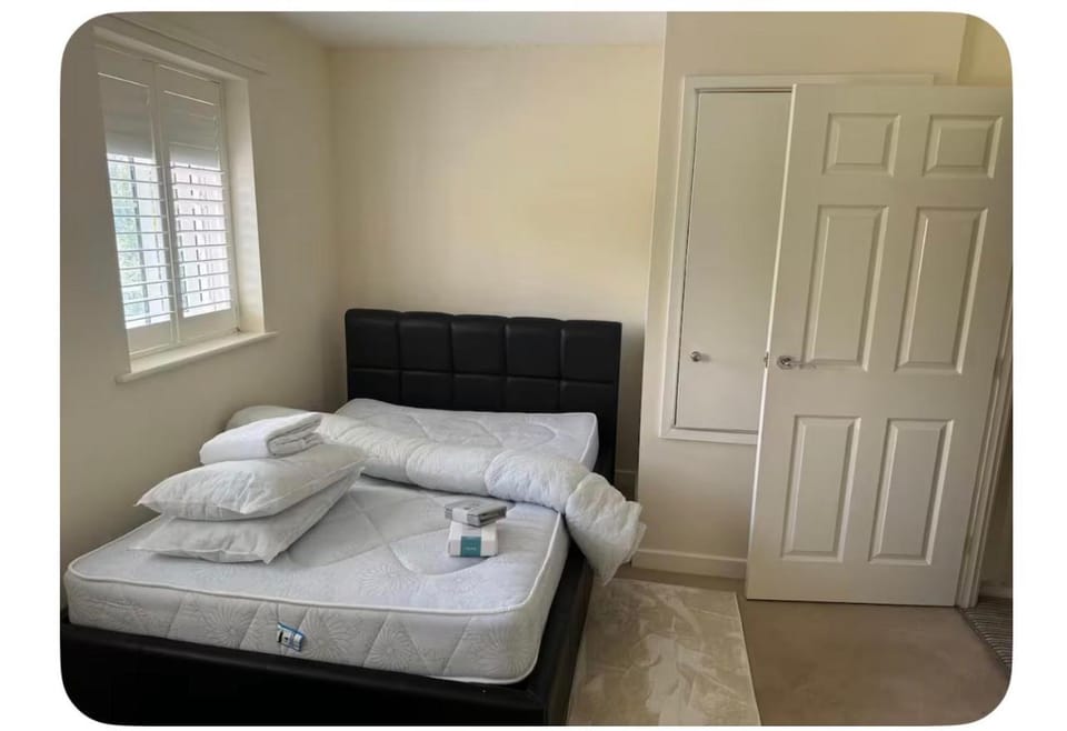 Spacious Double Room Quiet Country Living Vacation rental in Test Valley District