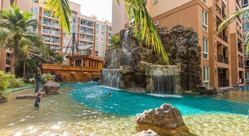 Jontiem Beach Atlantis Condo Apartment in Pattaya City