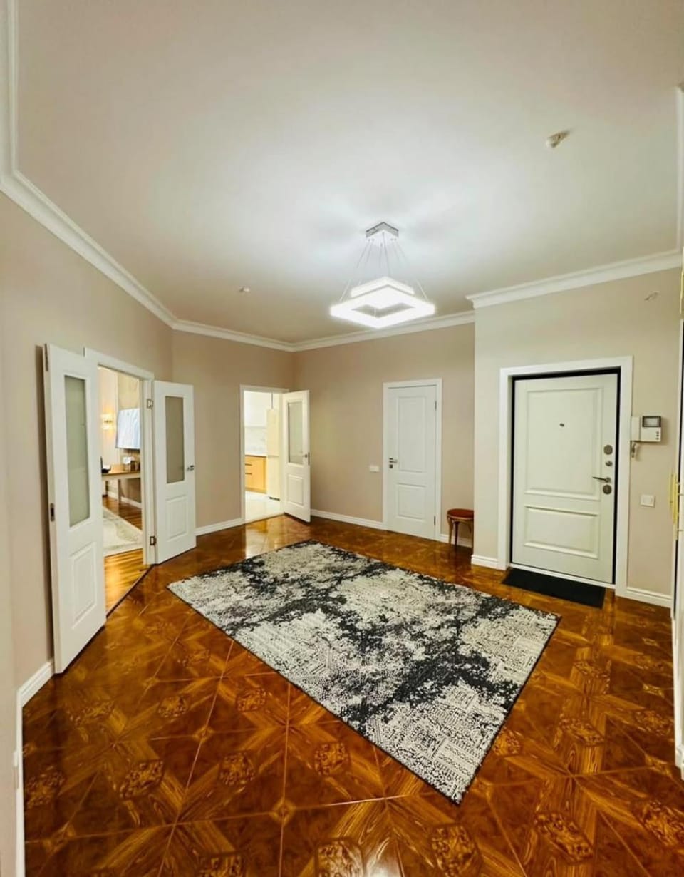 Facade/entrance, Photo of the whole room, wardrobe