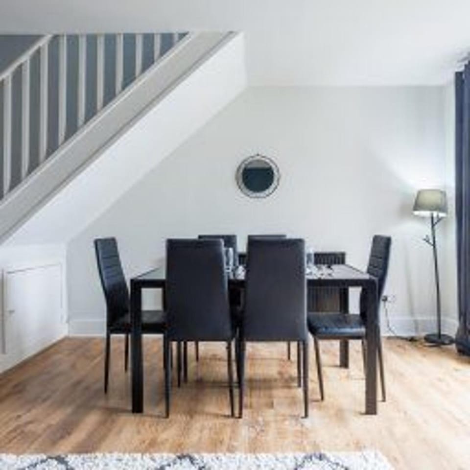 Central Sunderland - Sleeps 7 - House - Parking House in Sunderland