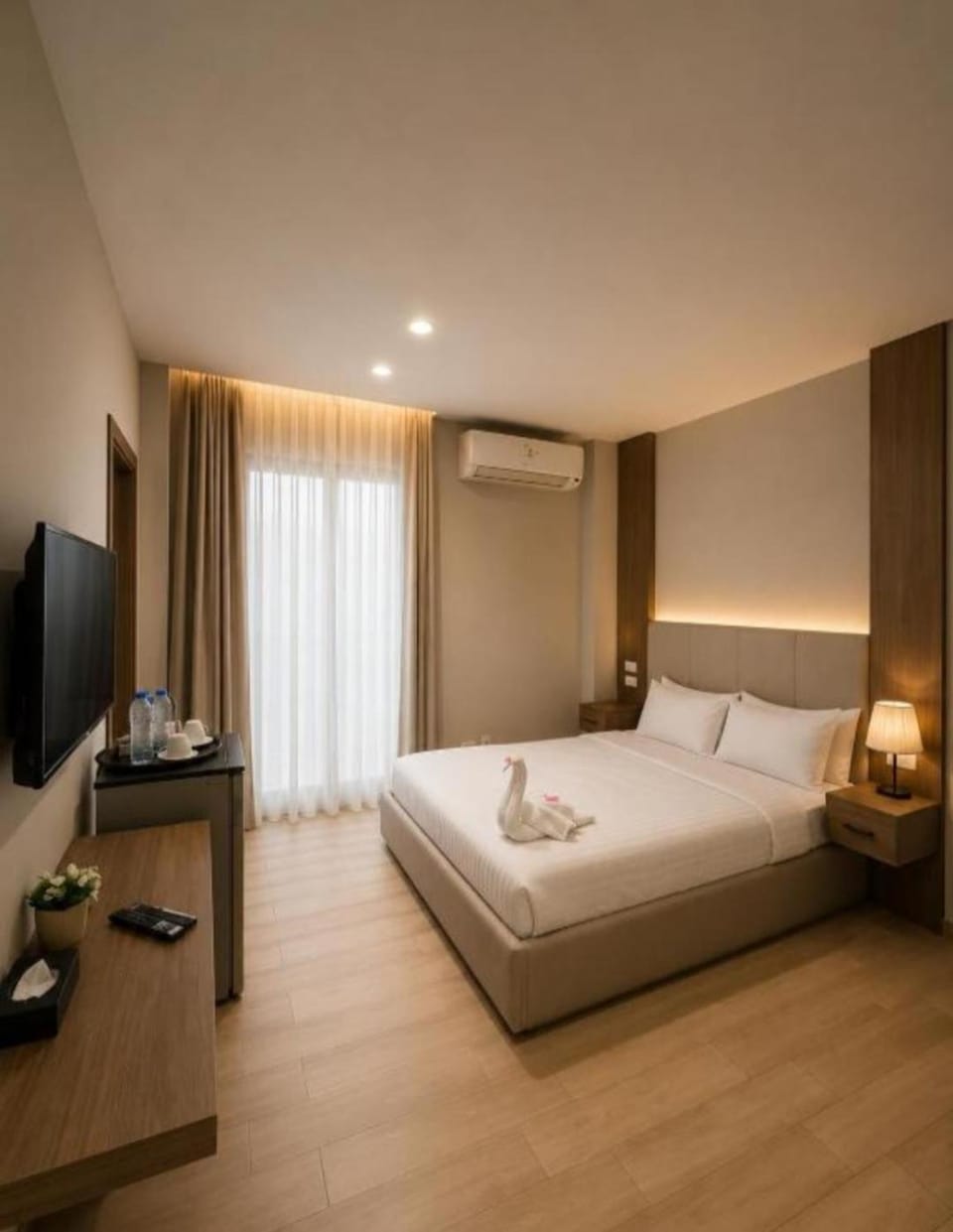 Communal lounge/ TV room, Bed, TV and multimedia, Living room, Photo of the whole room, Seating area, Evening entertainment, Bedroom, air conditioner