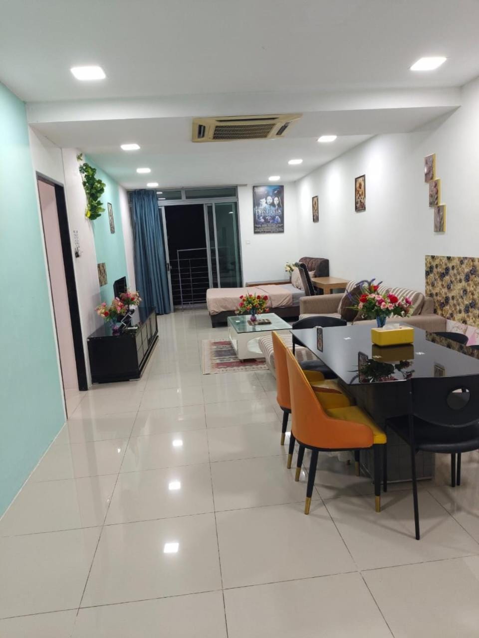 Living room, Seating area
