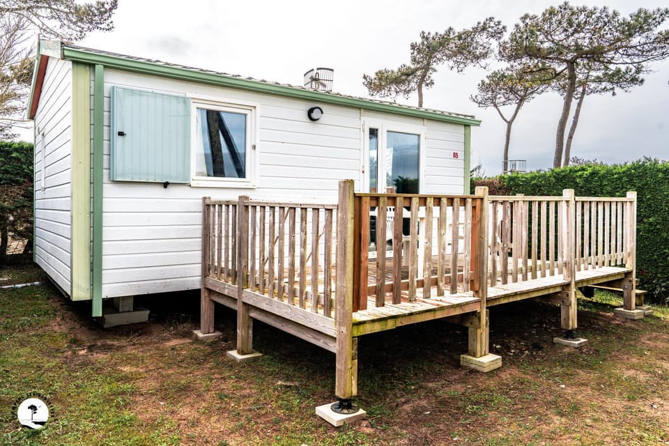 Camping Les Violettes Campground/ 
RV Resort in La Faute-sur-Mer