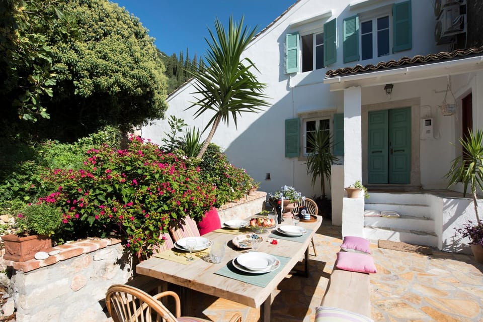 Patio, Facade/entrance, BBQ facilities, Garden, Garden view, Mountain view, Sea view