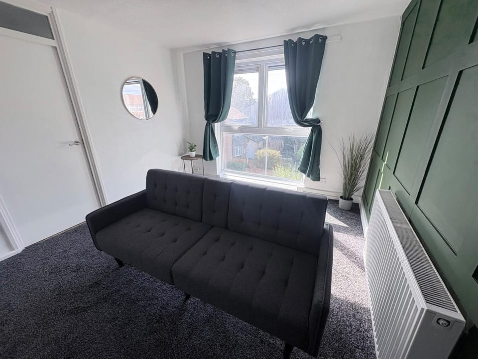Gants Hill Green Suites Apartment in Ilford