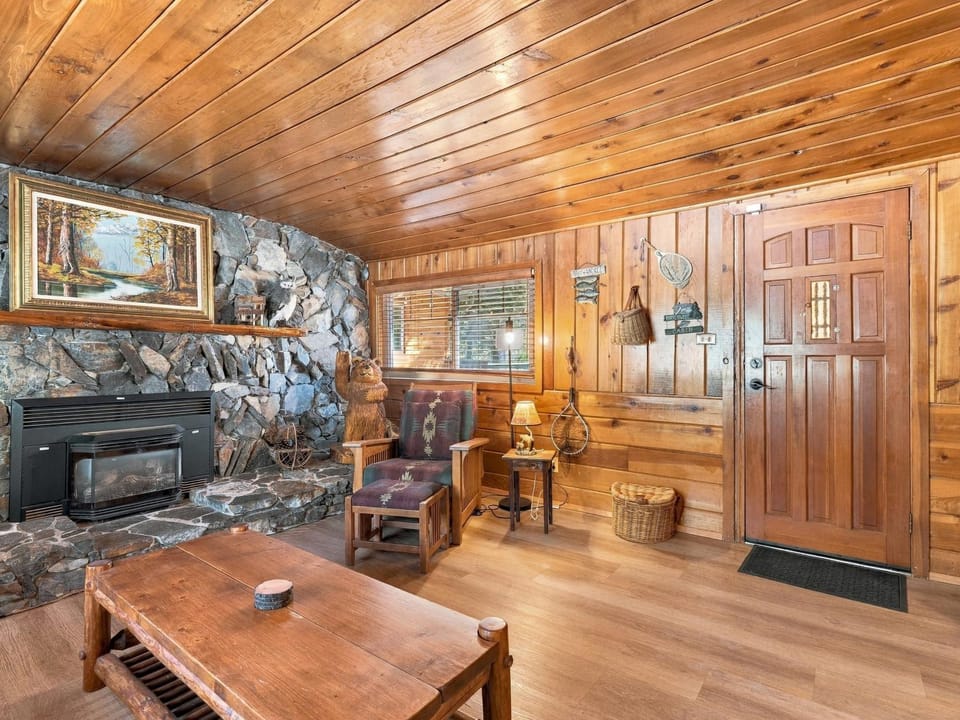 Bass Lake Escape House in Bass Lake