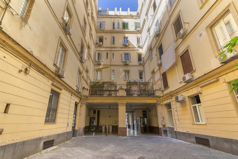 Be Italian Flat Bovio Bed and Breakfast in Naples