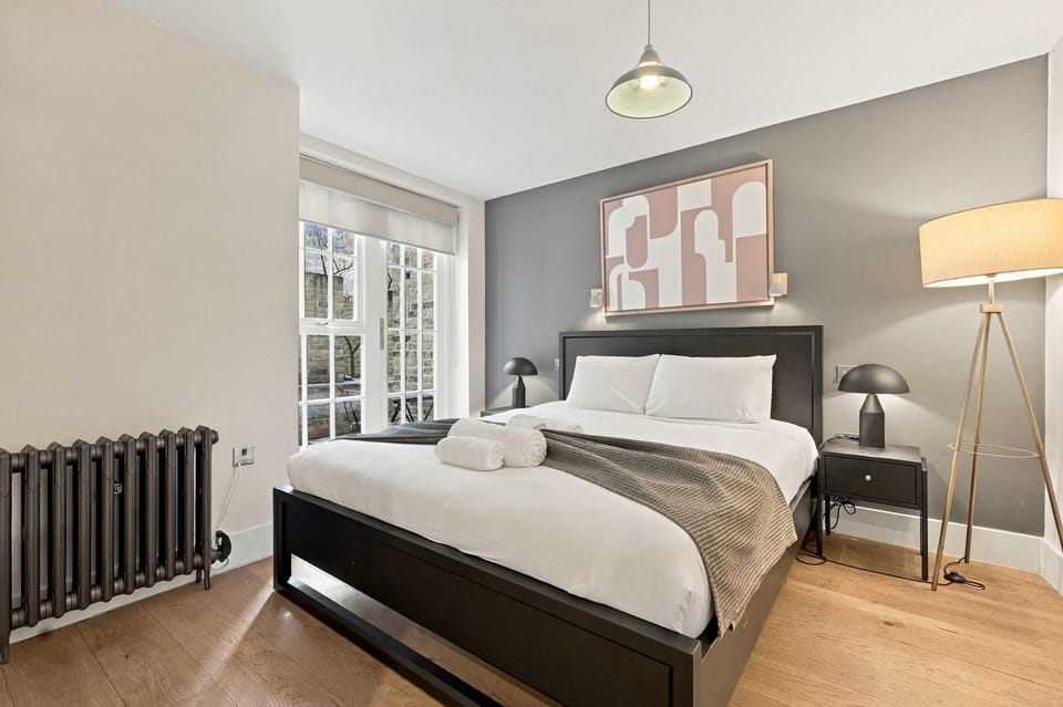 The Ivy l 1 Bed l Lower Marsh Waterloo Apartment in City of Westminster