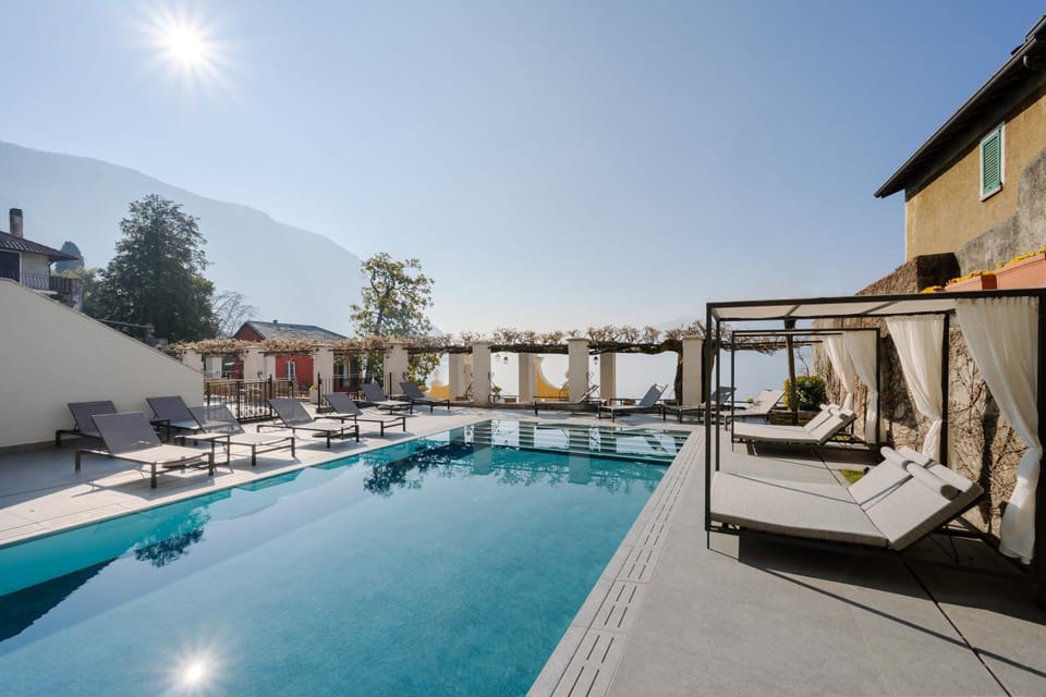 Day, Pool view, Swimming pool, sunbed