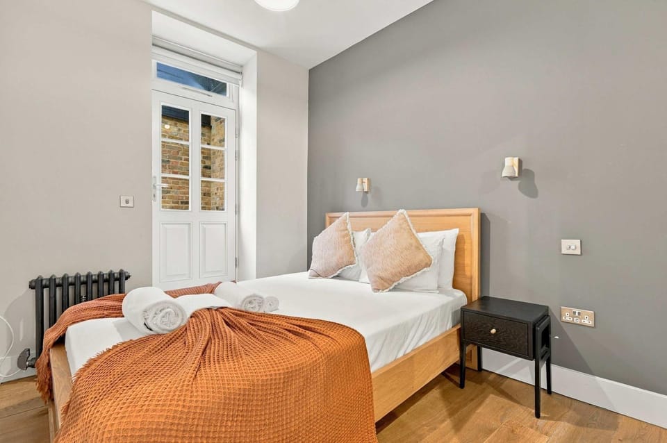 The Maple l 2 bed l Lower Marsh Waterloo Apartment in City of Westminster