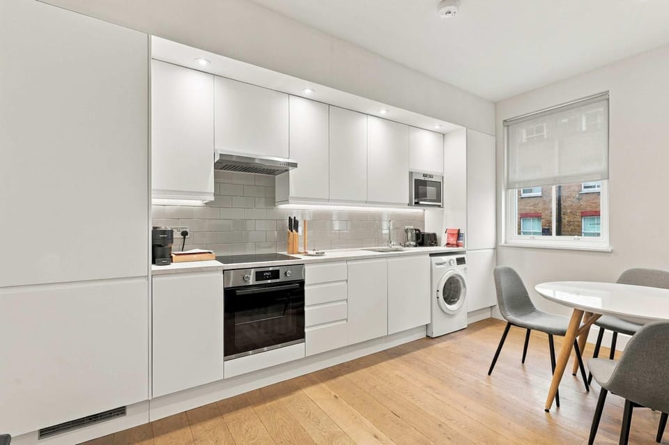 The Maple l 2 bed l Lower Marsh Waterloo Apartment in City of Westminster