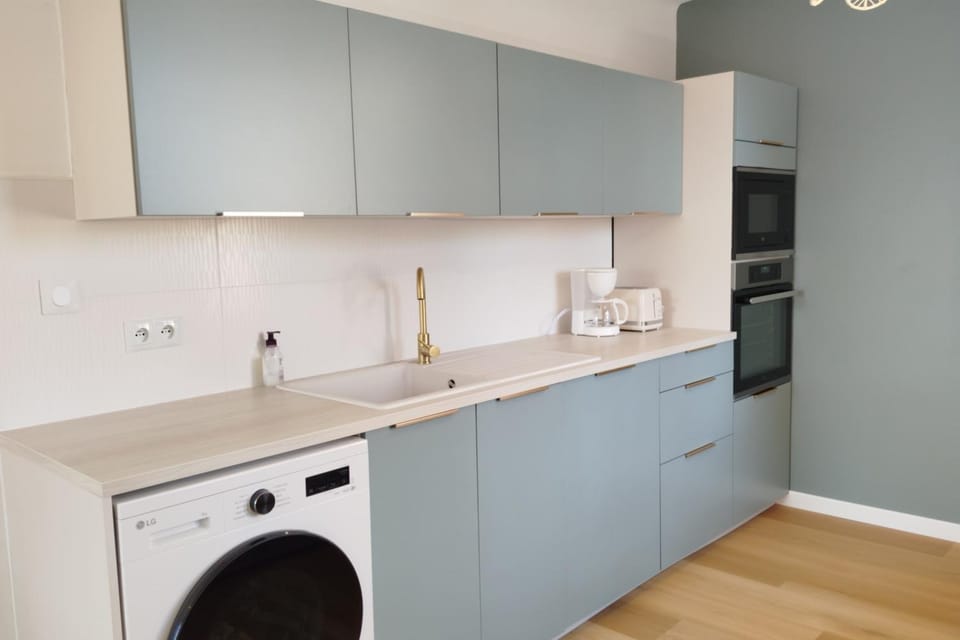 Beautiful 2-bed apartment in central Sanary Apartment in Sanary-sur-Mer