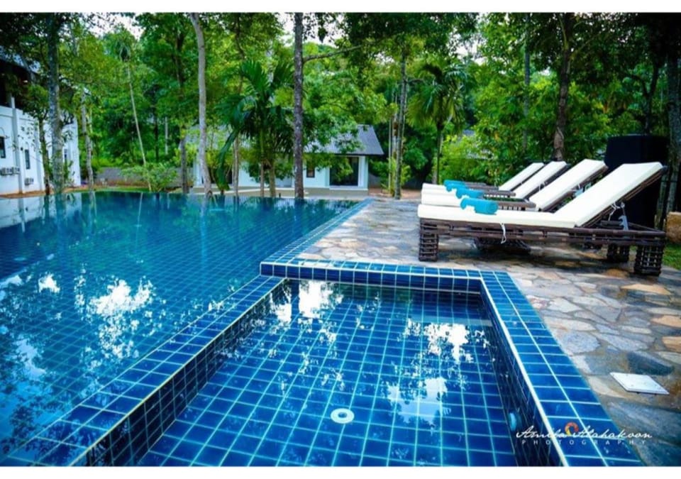 Pool view, Swimming pool