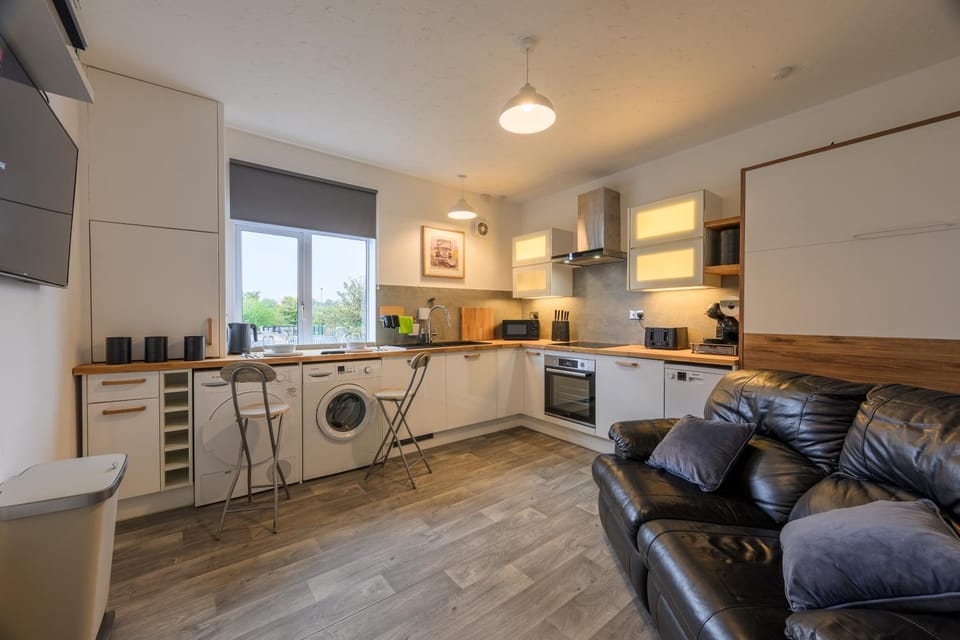 Seating area, Dining area, kitchen