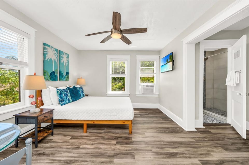 Birds of Paradise - Cottage #2 Apartment in Lantana
