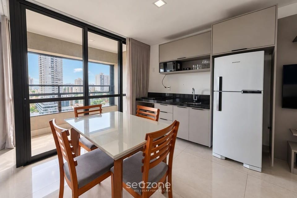 Dining area, City view