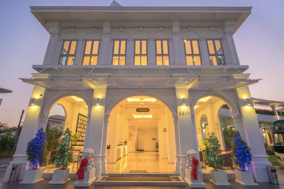 Facade/entrance