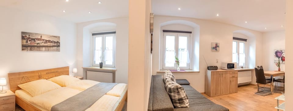 Photo of the whole room, Seating area, Dining area, Bedroom