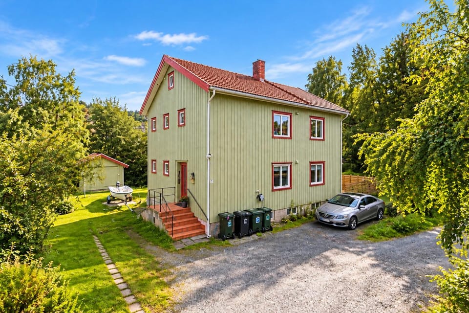 Lys og romslig leilighet i 2 etasje med ekstra loftsrom Apartment in Trondheim