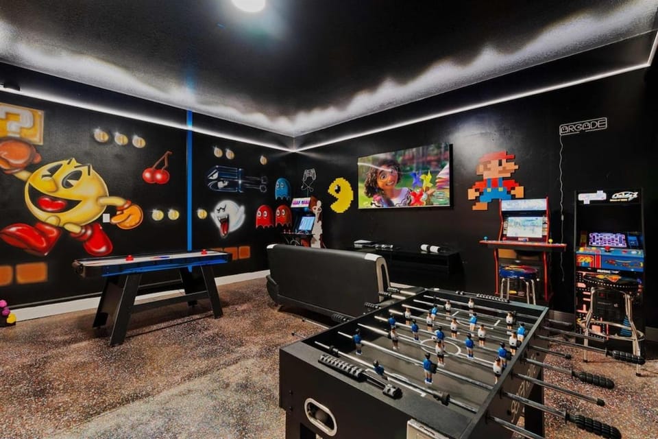 Ultimate Paradiso in Disney 9BR Private Pool Near everything Villa in Loughman