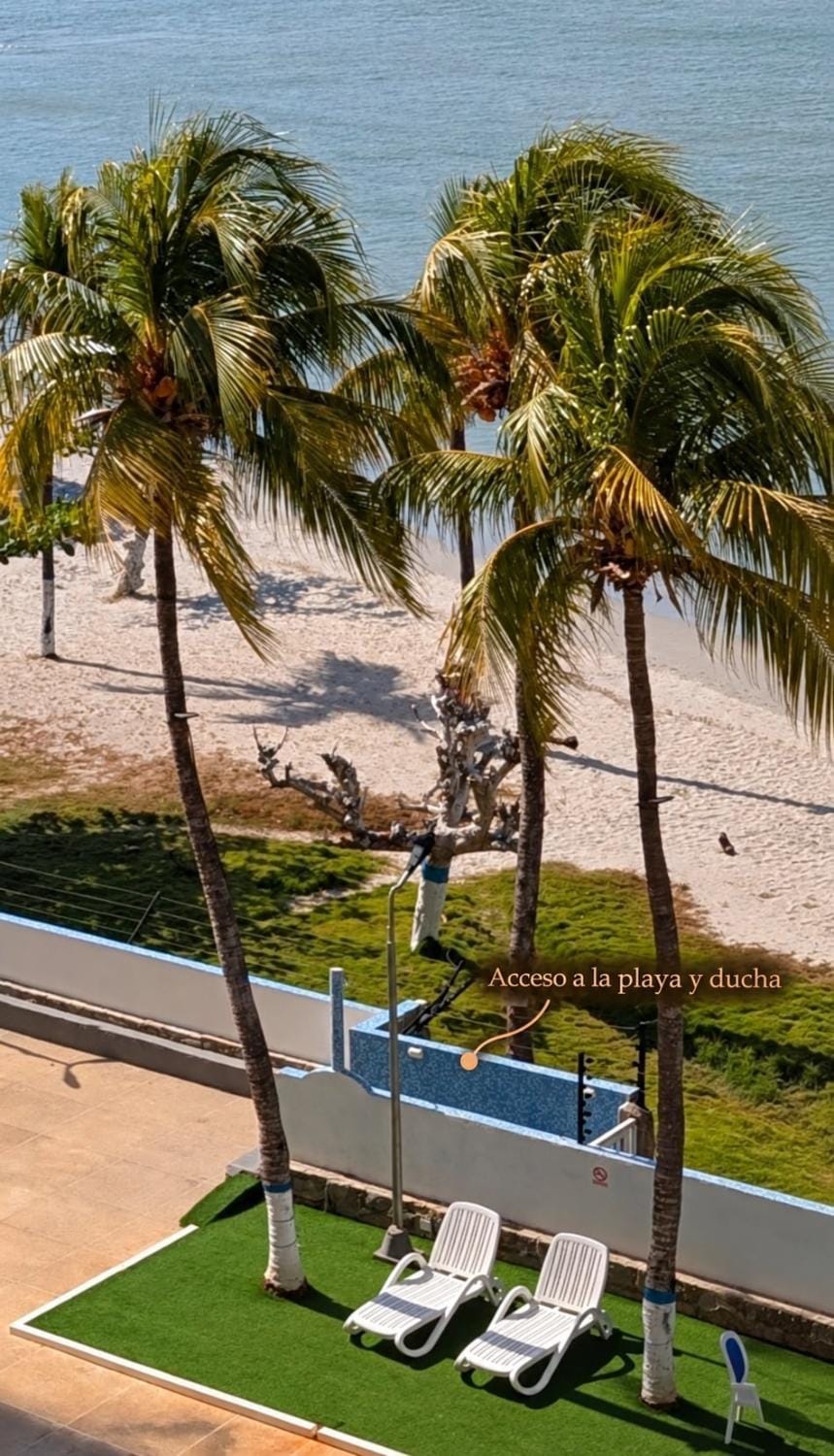 AMOA- Apto frente al mar con acceso directo a la playa a 4 min de CC La Vela Apartment in Venezuela