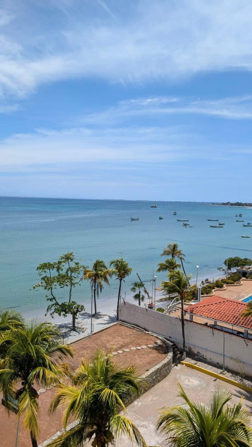 AMOA- Apto frente al mar con acceso directo a la playa a 4 min de CC La Vela Apartment in Venezuela