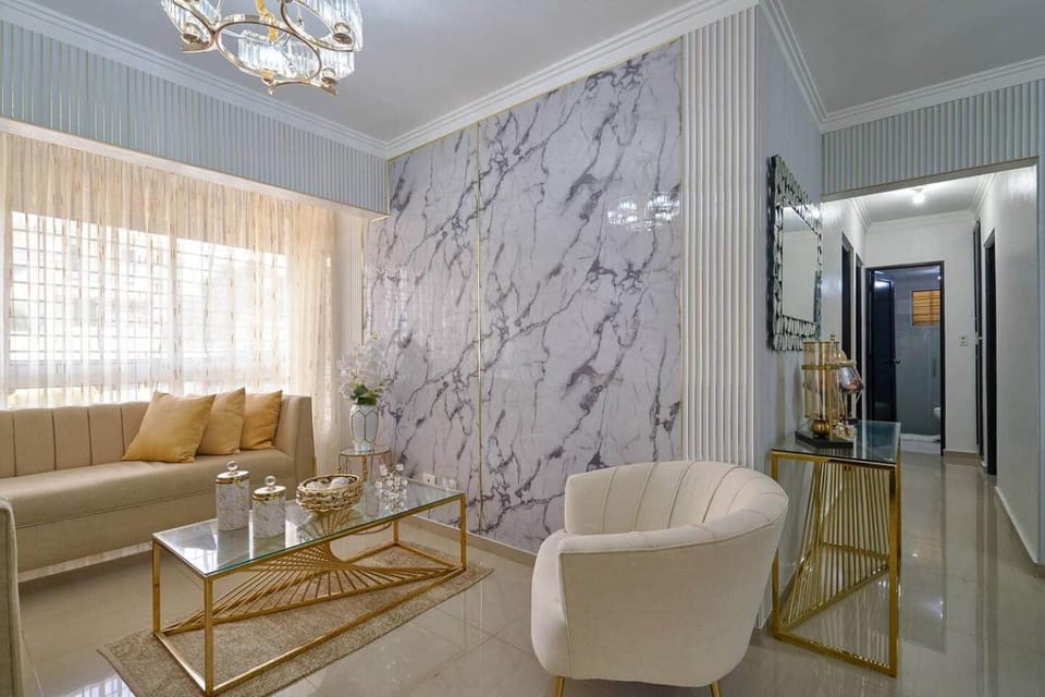 Jacuzzi Privado/ Patio Climatizado / TV 75” / A/C Apartment in Santo Domingo Este