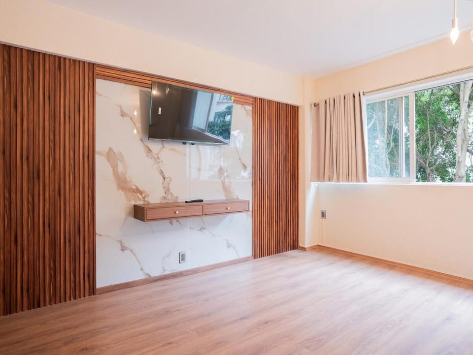Stylish 2BR in Polanco with King Bed and Workspace Apartment in Mexico City