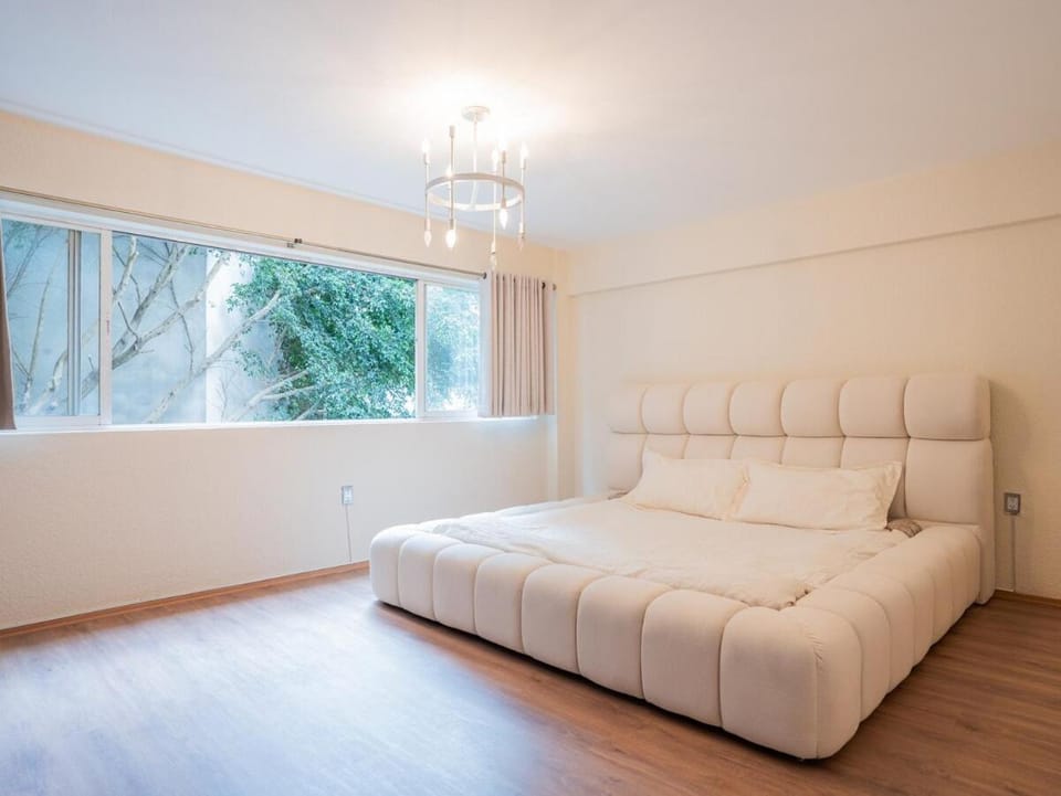 Stylish 2BR in Polanco with King Bed and Workspace Apartment in Mexico City