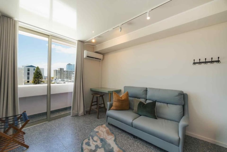 A Little Pocket of Sea Point Apartment in Sea Point