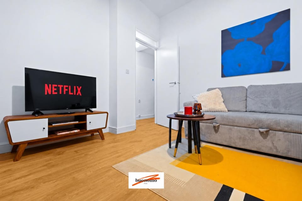 Two Bedroom Apartment in Earl's Court By Buonomo Stays Serviced Accommodation Apartment in City of Westminster