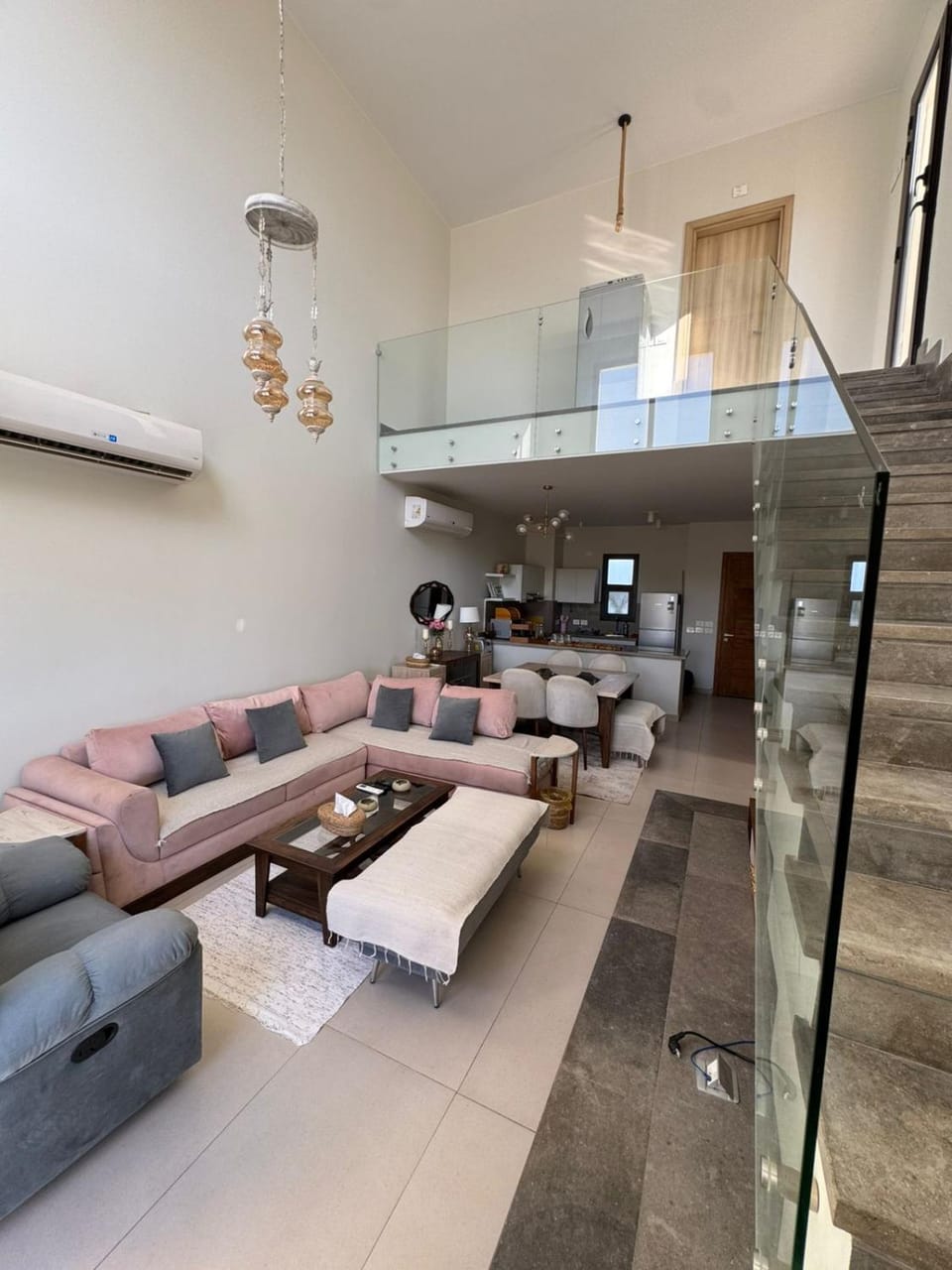 Living room, Seating area