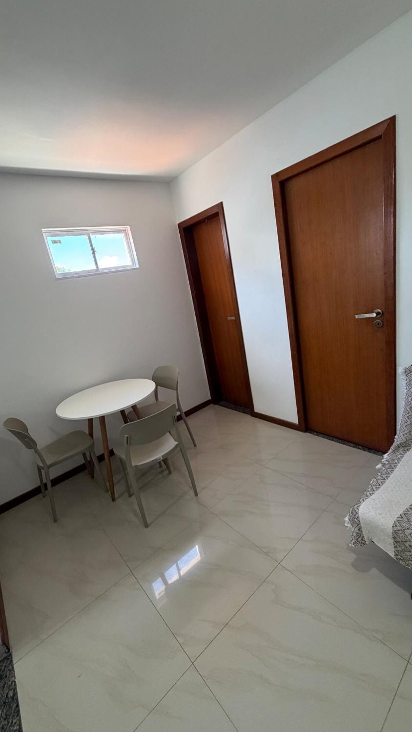 Apto há 400 metros da praia de Ipitanga em Lauro de Freitas Apartment in Lauro de Freitas