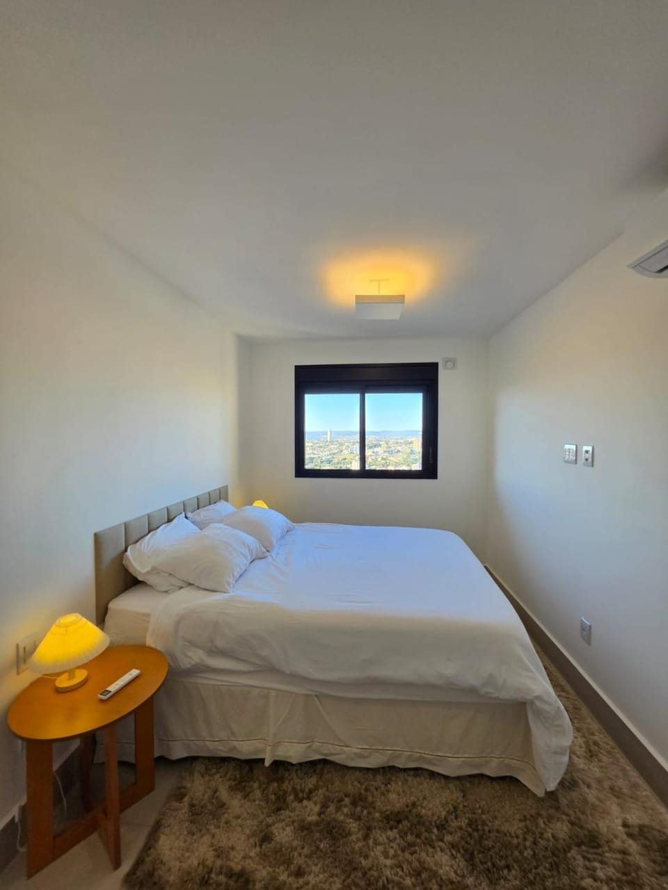 New, modern & refined in the city's best street Apartment in Goiania