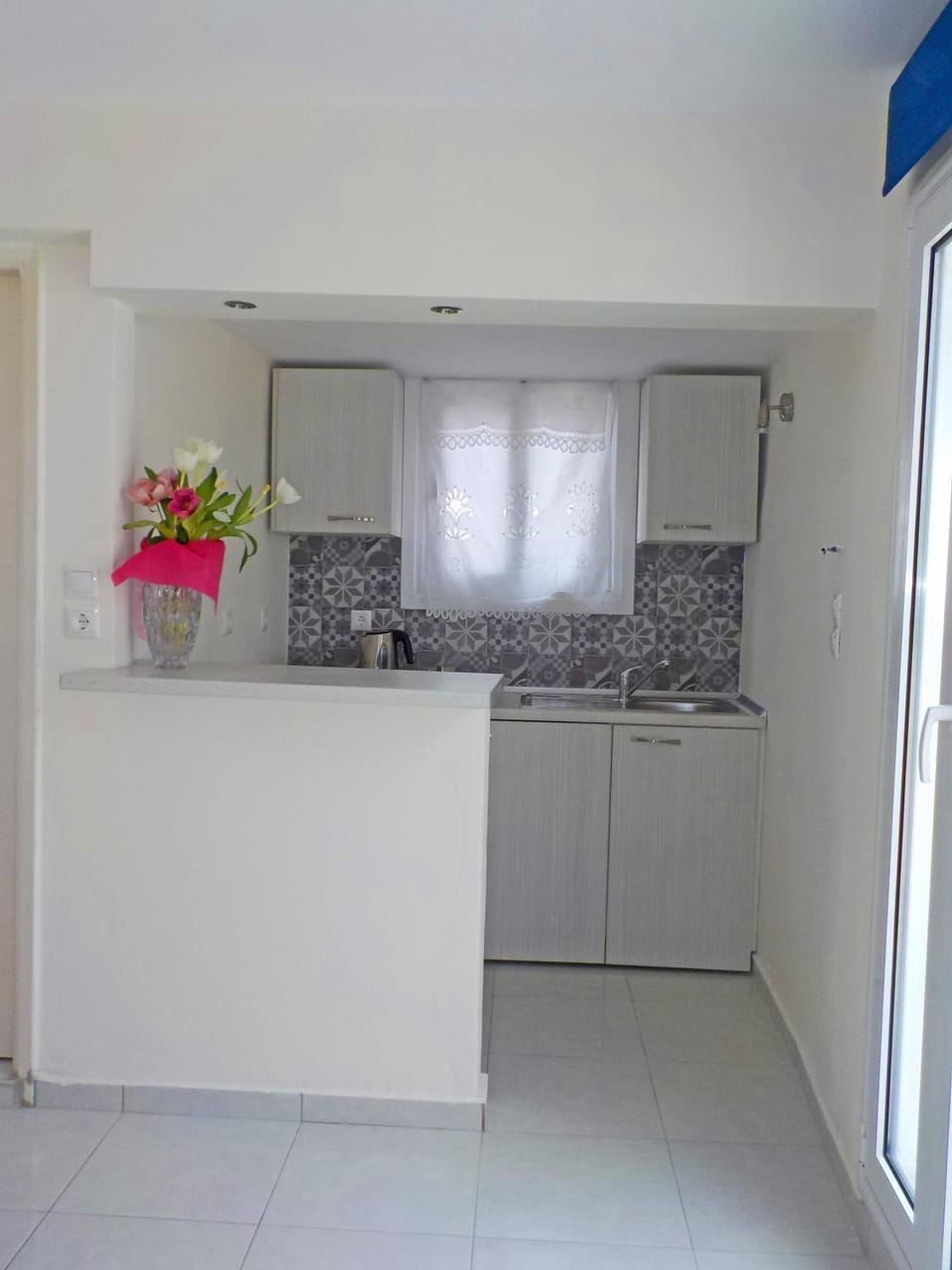 Spring, Day, Winter, Summer, Coffee/tea facilities, Kitchen or kitchenette, Food and drinks, Seating area, Dining area, Autumn, On site, Food, Meals, Lunch, Dinner, Drinks, Seasons, Time of day, Location, Sunrise, Sunset